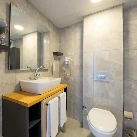 Zeyda Lara Hotel